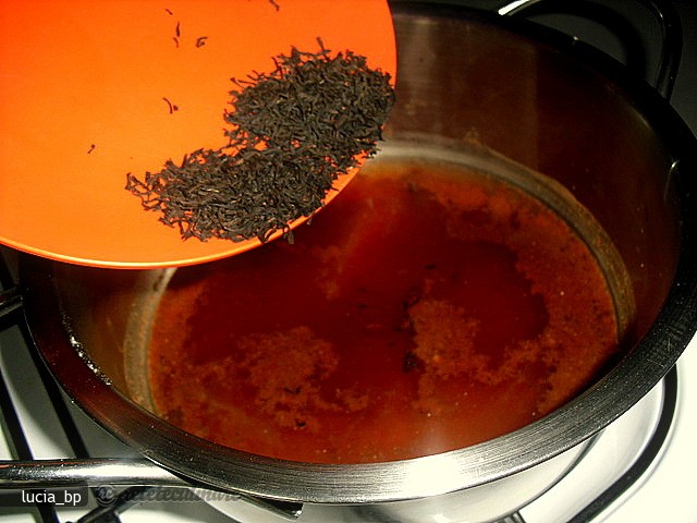 Chai - Ceai Negru Indian cu Lapte si Condimente