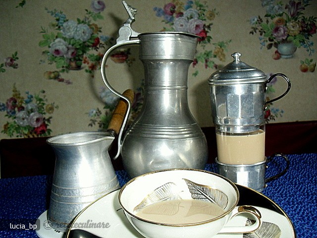 Chai - Ceai Negru Indian cu Lapte si Condimente
