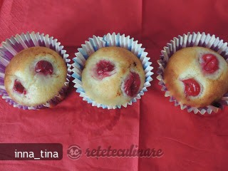 Muffins cu Ricotta si Visine