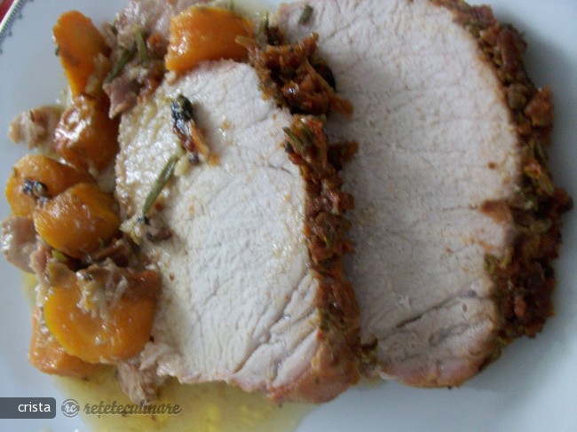 Porc in Crusta de Rosii Uscate