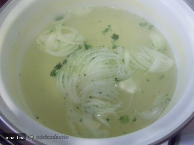 Spaghette de Orez cu Pui si Legume in Stil Chinezesc