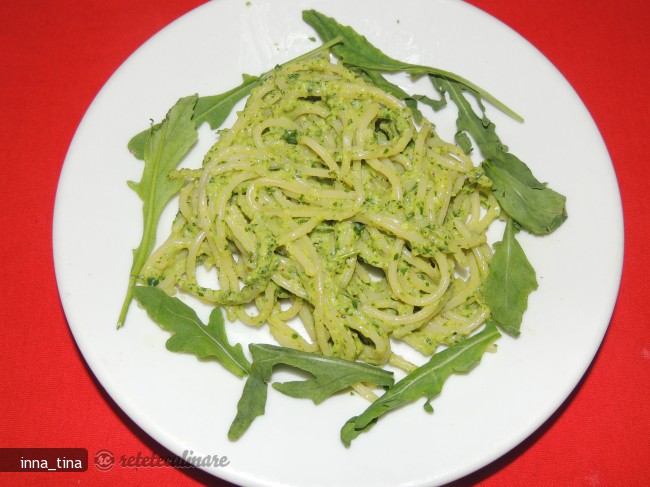 Spaghette cu Pesto de Rucola si Zucchine