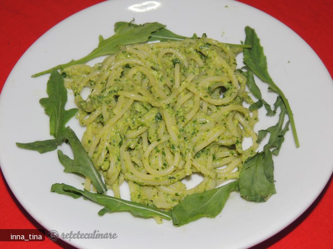 Spaghette cu Pesto de Rucola si Zucchine