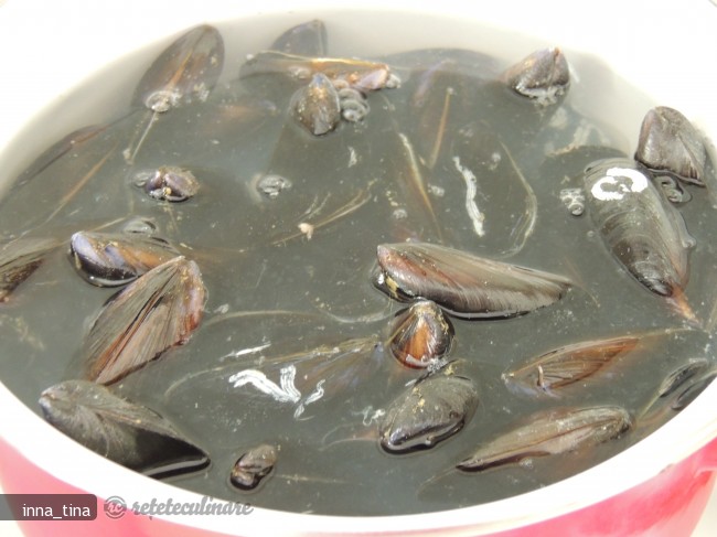 Zuppa Di Cozze Alla Napoletana (Supa de Scoici)
