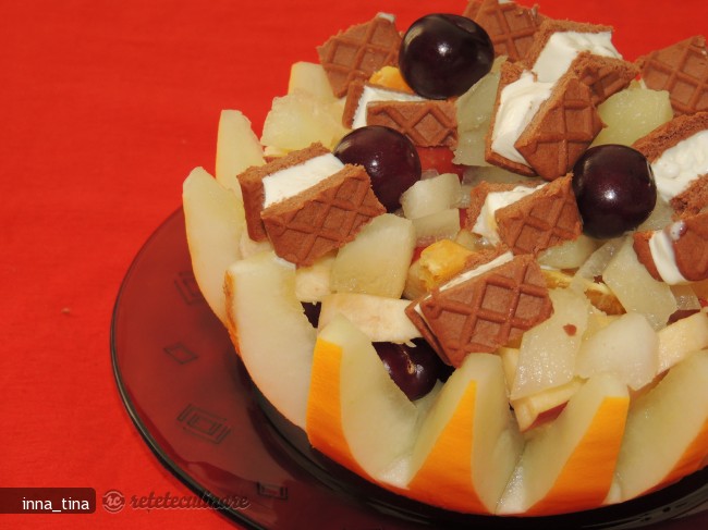 Salata de Fructe cu Inghetata