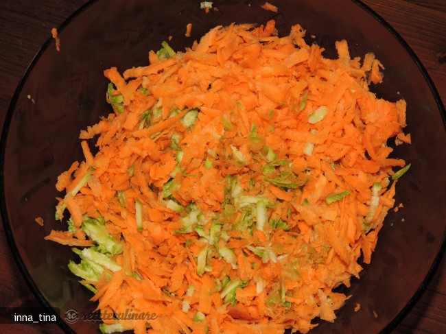 Frigarui de Creveti pe Pat de Legume