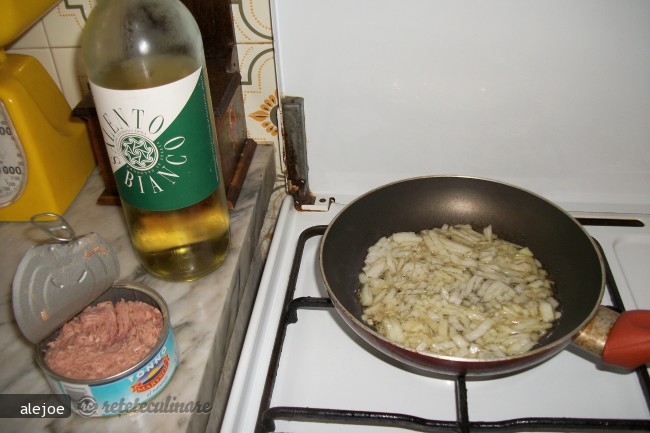 Penne Con Tonno E Cipolla (Paste cu Ton si Ceapa )