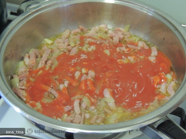 Tortellini cu Sos Tomat si Pancetta