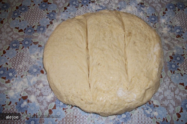 Treccia Di Pan Brioche Ripiena (Paine Impletita Umpluta)