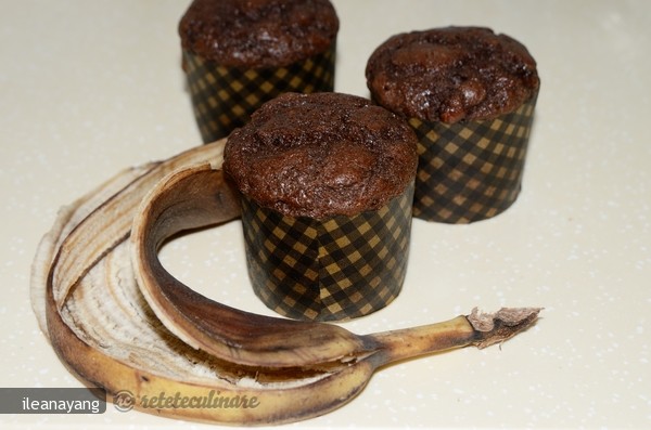 Muffins cu Banane si Cacao