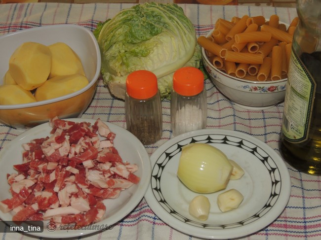 Pasta cu Varza, Pancetta si Cartofi