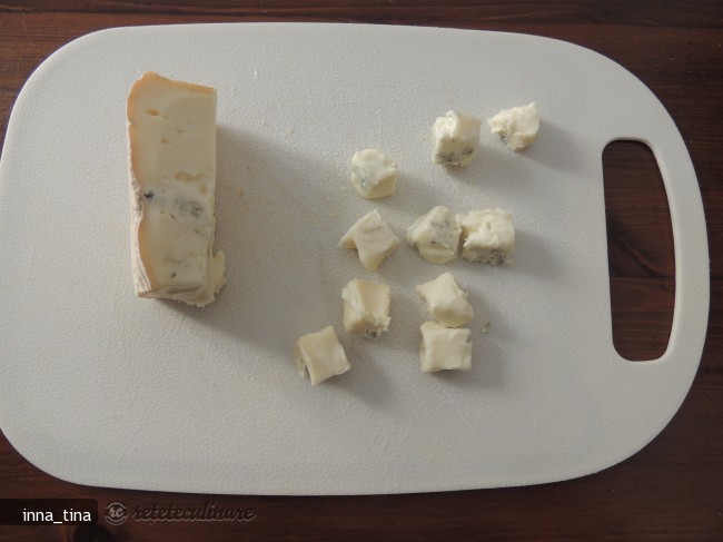 Pranz Rapid cu Gorgonzola, Rosii si Masline