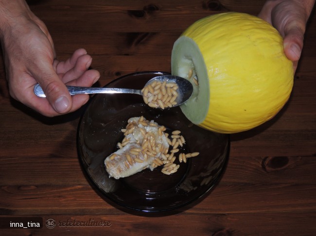 Pepene Galben Umplut cu Fructe