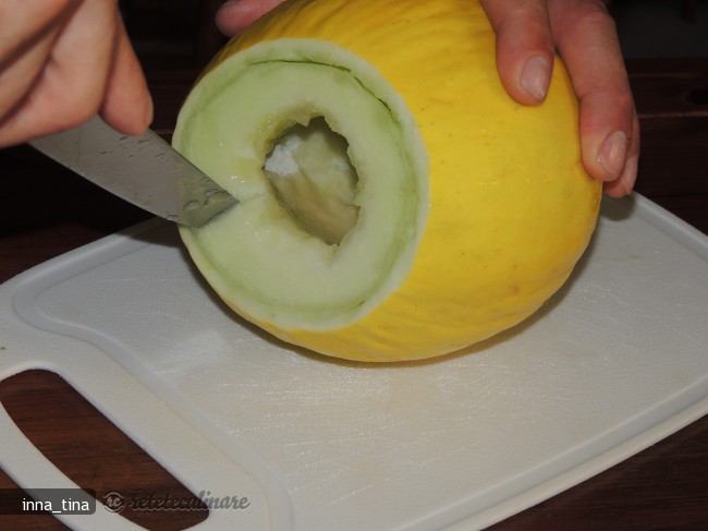 Pepene Galben Umplut cu Fructe