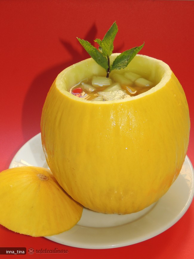 Pepene Galben Umplut cu Fructe