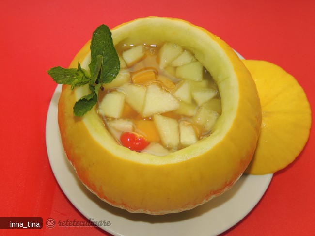 Pepene Galben Umplut cu Fructe