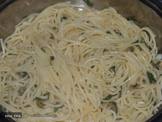 Spaghete cu Ulei de Masline, Aromatizat si Capere