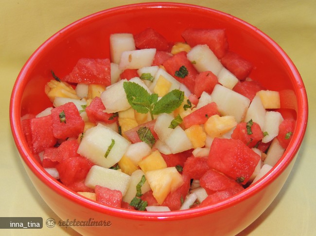 Salata de Fructe cu Menta