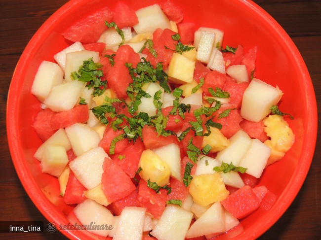 Salata de Fructe cu Menta