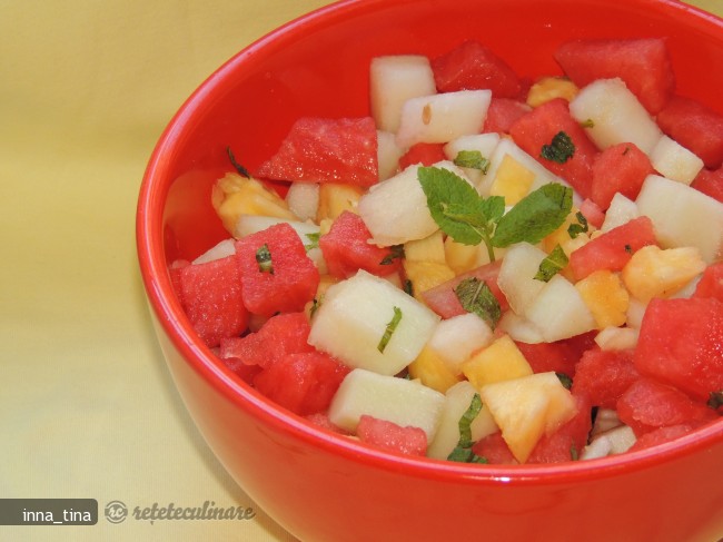Salata de Fructe cu Menta
