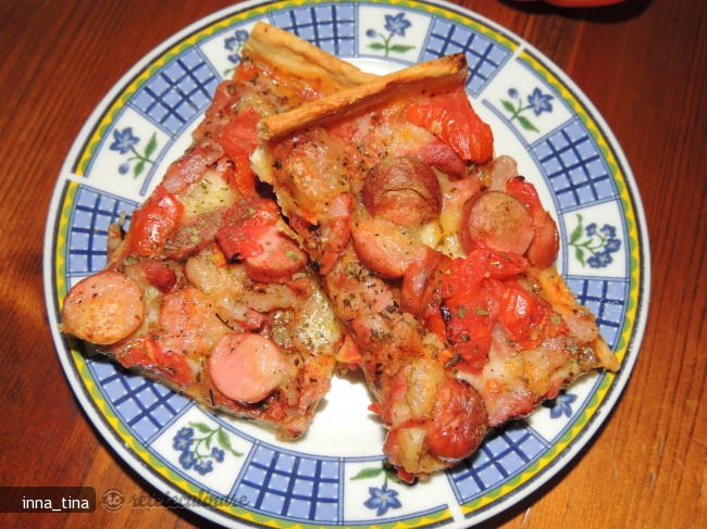 Pizza cu Pancetta si Wurstel