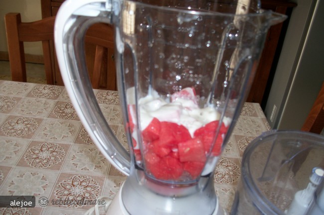 Smoothie cu Pepene Rosu