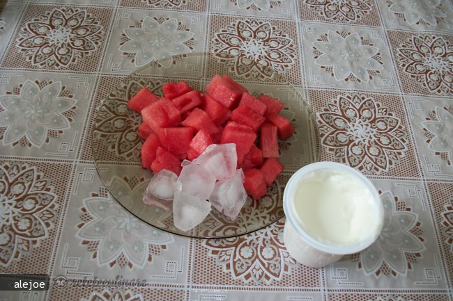 Smoothie cu Pepene Rosu
