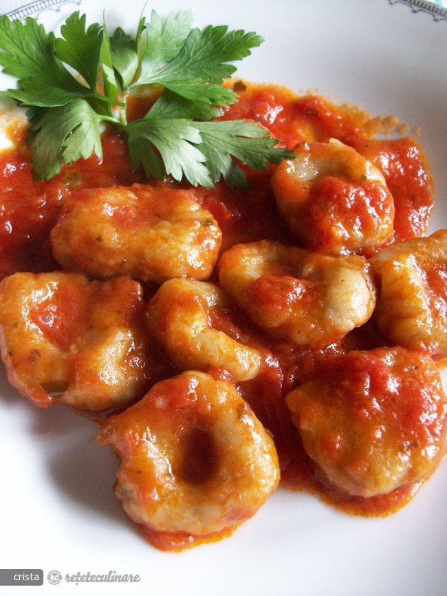 Gnocchi din Vinete cu Sos de Rosii