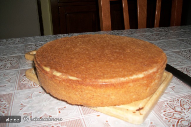 Madeira Cake cu Crema de Lapte