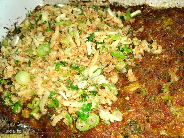 Carne Tocata in Crusta cu Legume in Sos