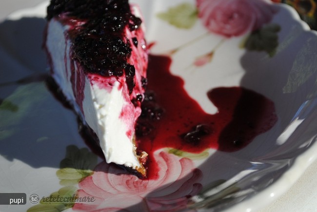 Cheesecake cu Mure si Smochine