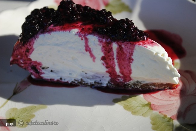 Cheesecake cu Mure si Smochine