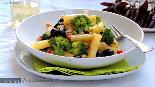 Tortiglioni cu Broccoli