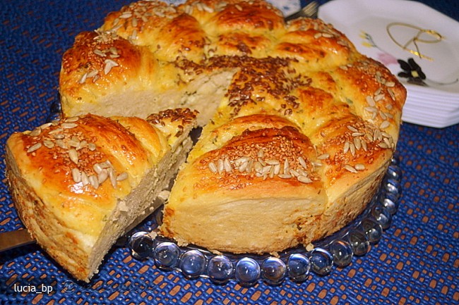 Placinta Rasucita cu Branza, din Aluat cu Urda