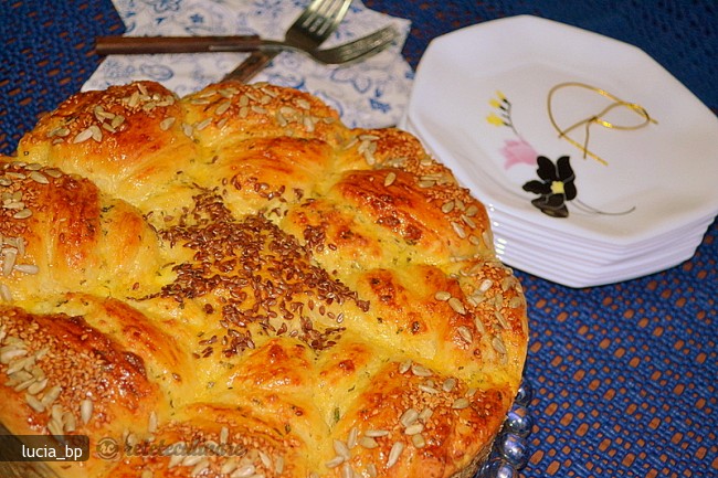 Placinta Rasucita cu Branza, din Aluat cu Urda