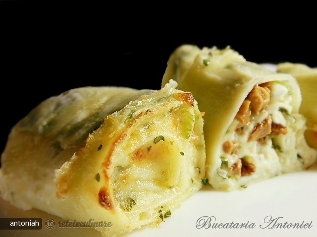 Buchet de paste (Homemade laminated parsley pasta)