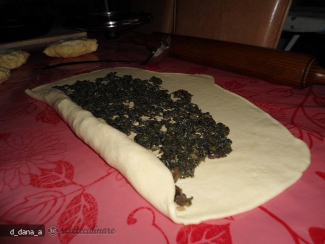Rulada cu Urzici si Ciuperci (de Post)