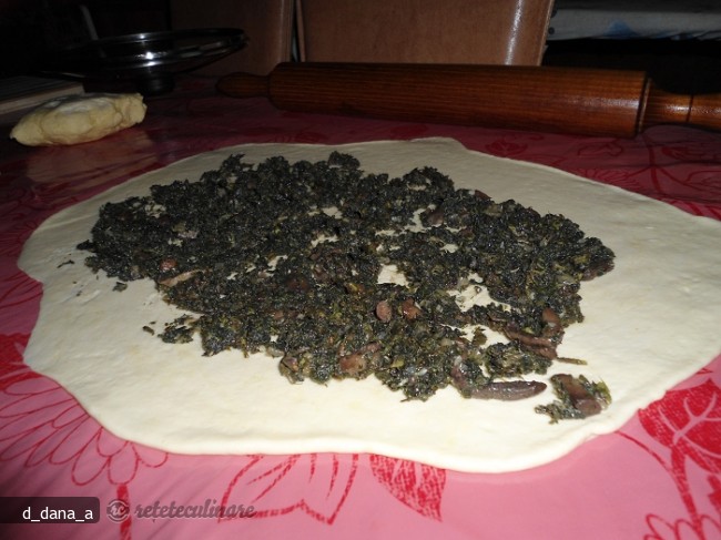 Rulada cu Urzici si Ciuperci (de Post)
