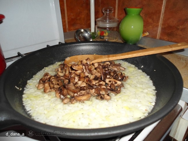 Rulada cu Urzici si Ciuperci (de Post)