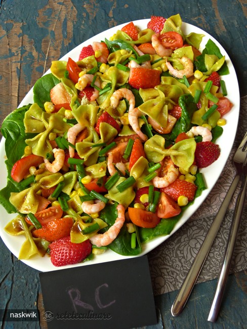 Salata Fundite Marmorate cu Creveti si Capsuni in Sos Curry