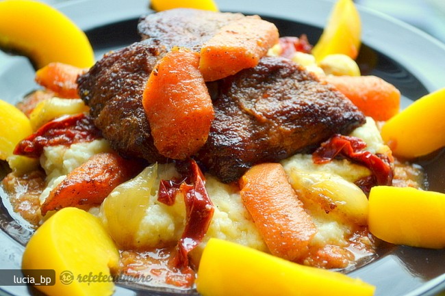 Ceafa/Cotlet de Porc cu Piure de Telina si Piersici