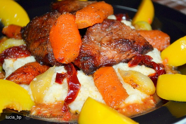 Ceafa/Cotlet de Porc cu Piure de Telina si Piersici