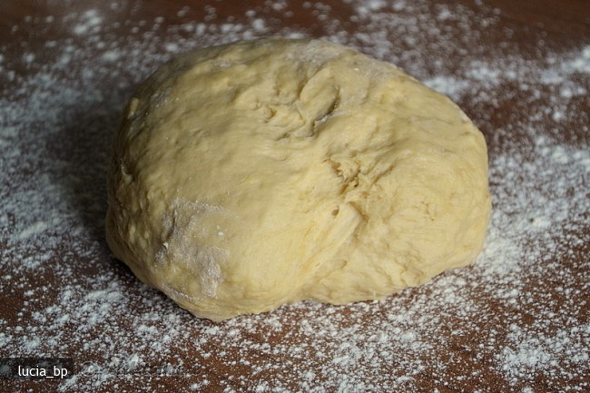 Cozonac din Fasii Rasucite, Umplut cu Ciocolata