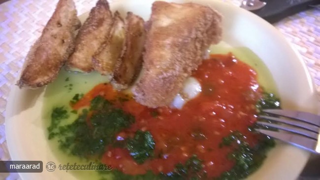 Brie Prajita cu Sos de Rosii si Sos Verde