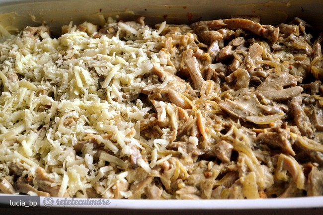 Ciuperci Gratinate cu Crutoane de Paine si Cascaval