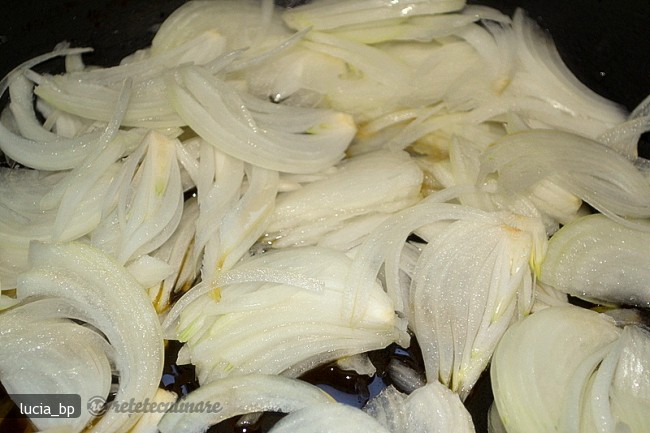 Ciuperci Gratinate cu Crutoane de Paine si Cascaval