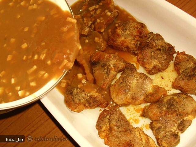 Ceafa de Porc in Sos de Ciuperci, la Cuptor