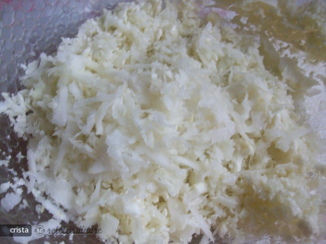 Pizza din Conopida, Cascaval si Rosii Uscate (Fara Faina)