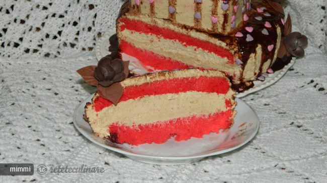 Tort Red Velvet cu Crema Brandy