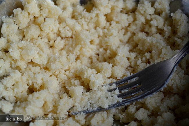 Cum Se Face Topping-ul Streusel